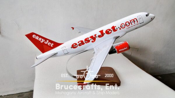 Model of A319 Easyjet Airbus with detailed craftsmanship.